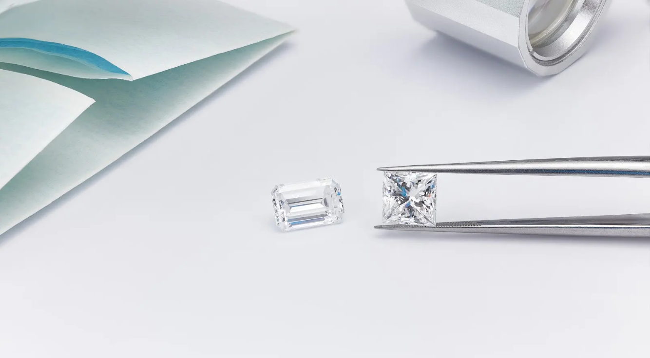 A Considered Way to Choose an Engagement Ring in London