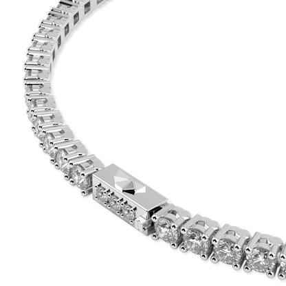 Handcrafted Platinum 3.30cts tennis bracelet with Diamond by Blacklock, Classic collection — detail view